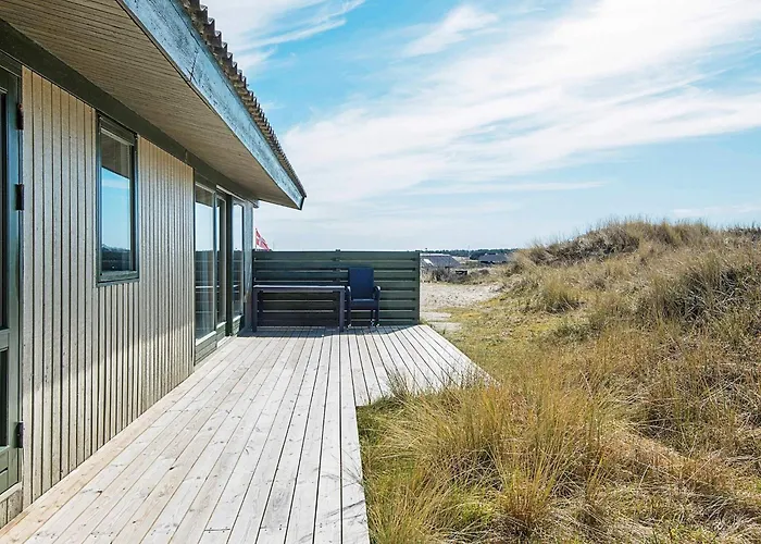 Seaside Escape With Views - By Traum Vakantiehuis